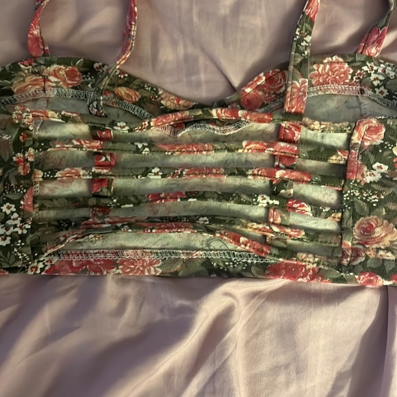 Brandy crop top - Picture 3 of 3